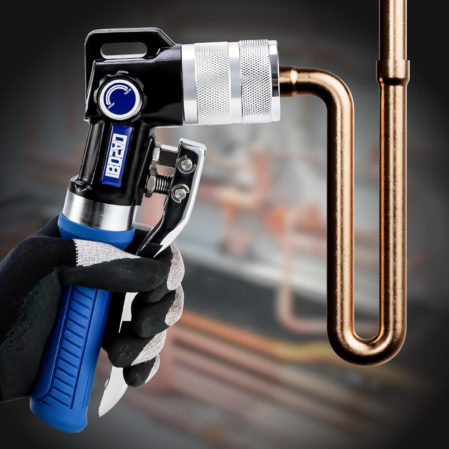 Hydraulic tube expanding tool kit, used to expand 3/8-inch copper tubes to 1-1/8 inches.